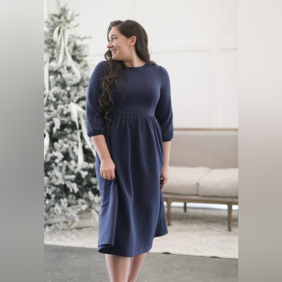 Dainty Jewells Dresses & Skirts - DAINTY JEWELLS NWT Quilted 3/4 SLV Modest Midnight Blue Carriage Midi Dress SZ M